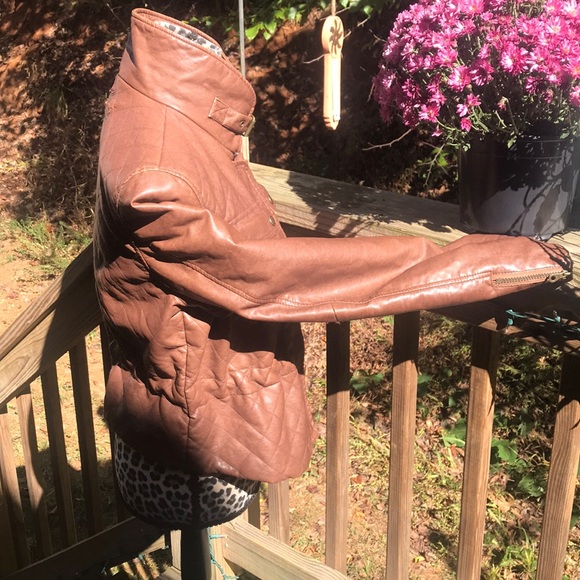 🌲SOLD🤶🏻Giacca Brown Pleather Draw String Fitted - Picture 6 of 8